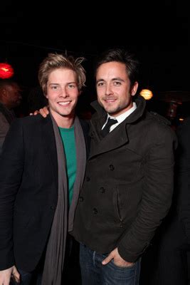 justin chatwin|justin chatwin boyfriend.